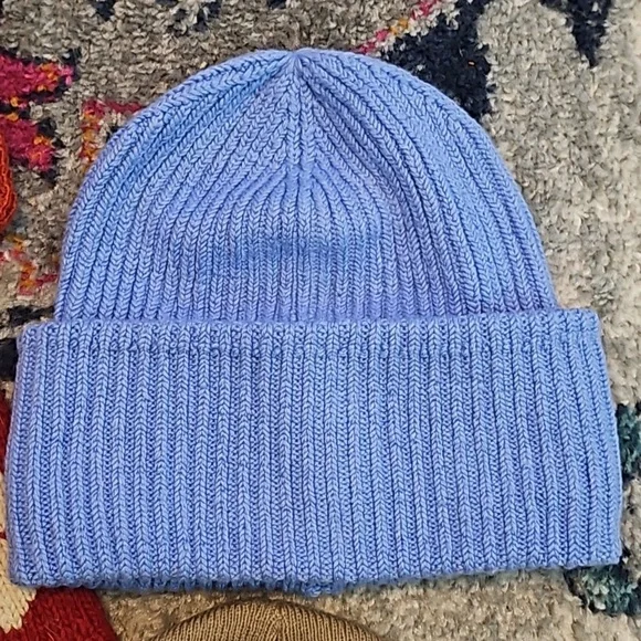 🔥4 Beanies 🔥 - Picture 3 of 6